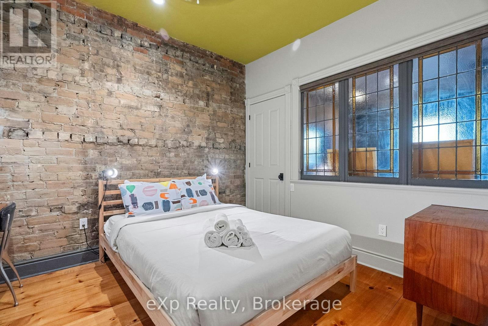 5-94 Wellington Street, Stratford, ON, N5A 2L2 - 2
