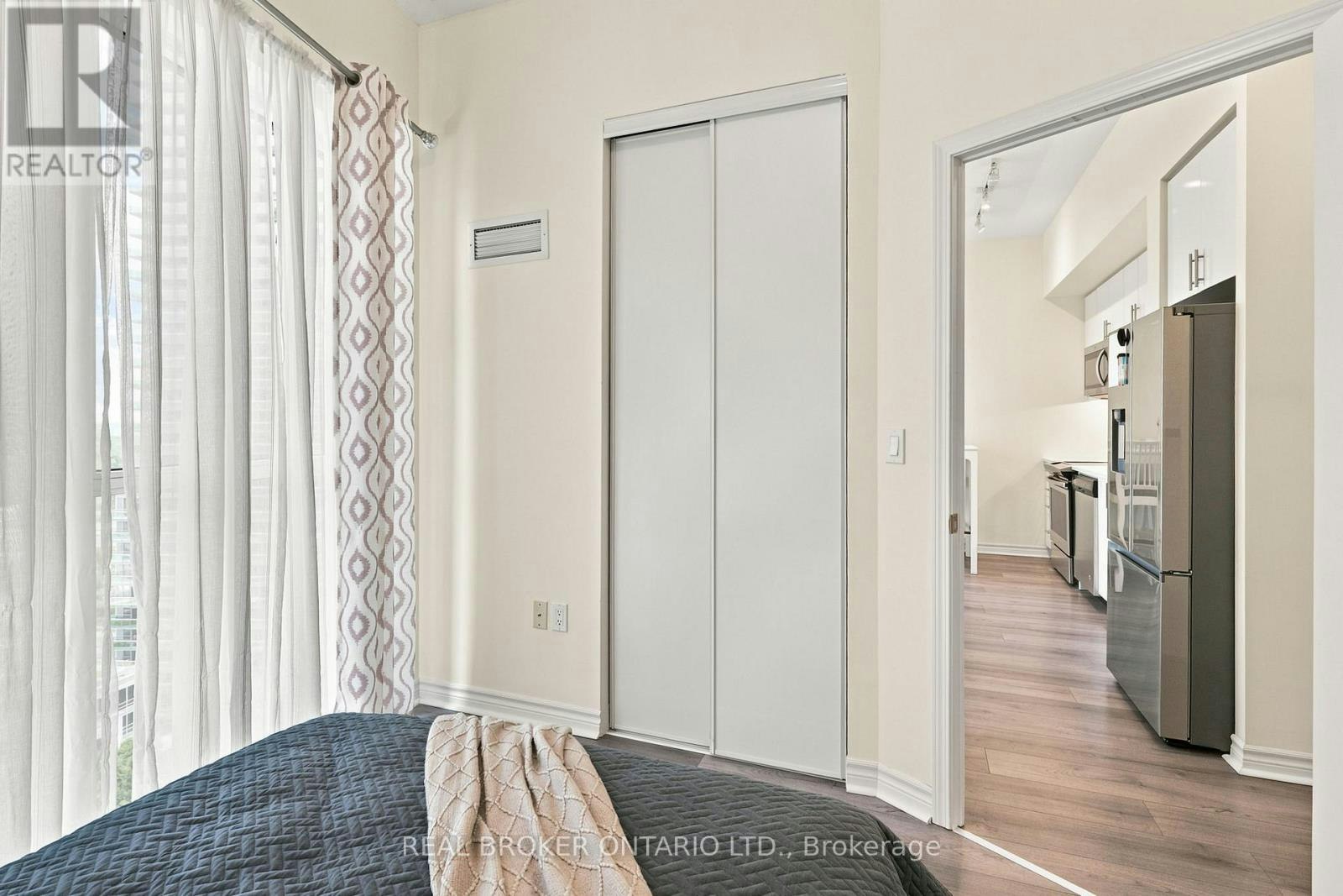 PH06-39 Annie Craig Drive, Toronto, ON, M8V 0H1 - 12