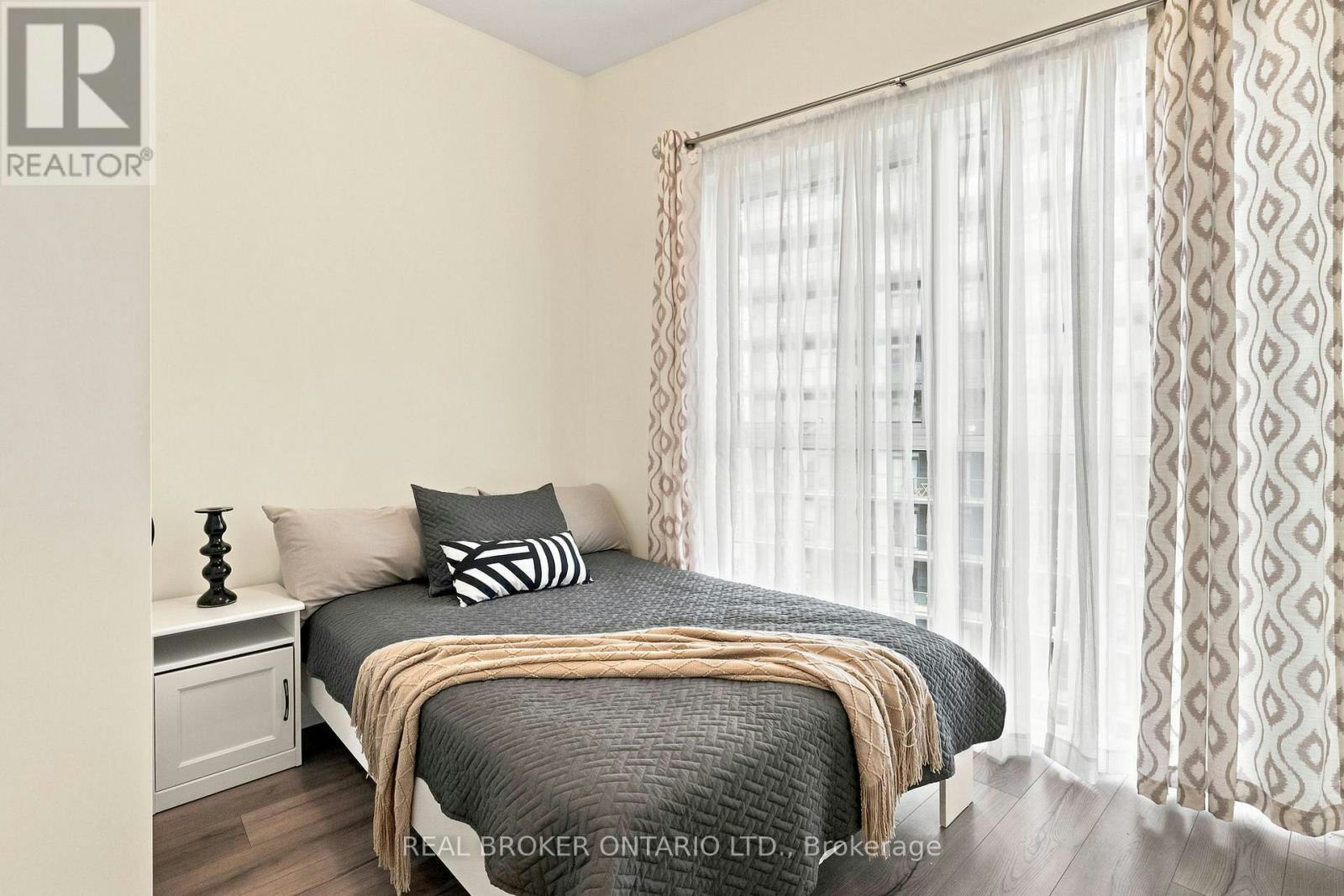 PH06-39 Annie Craig Drive, Toronto, ON, M8V 0H1 - 11
