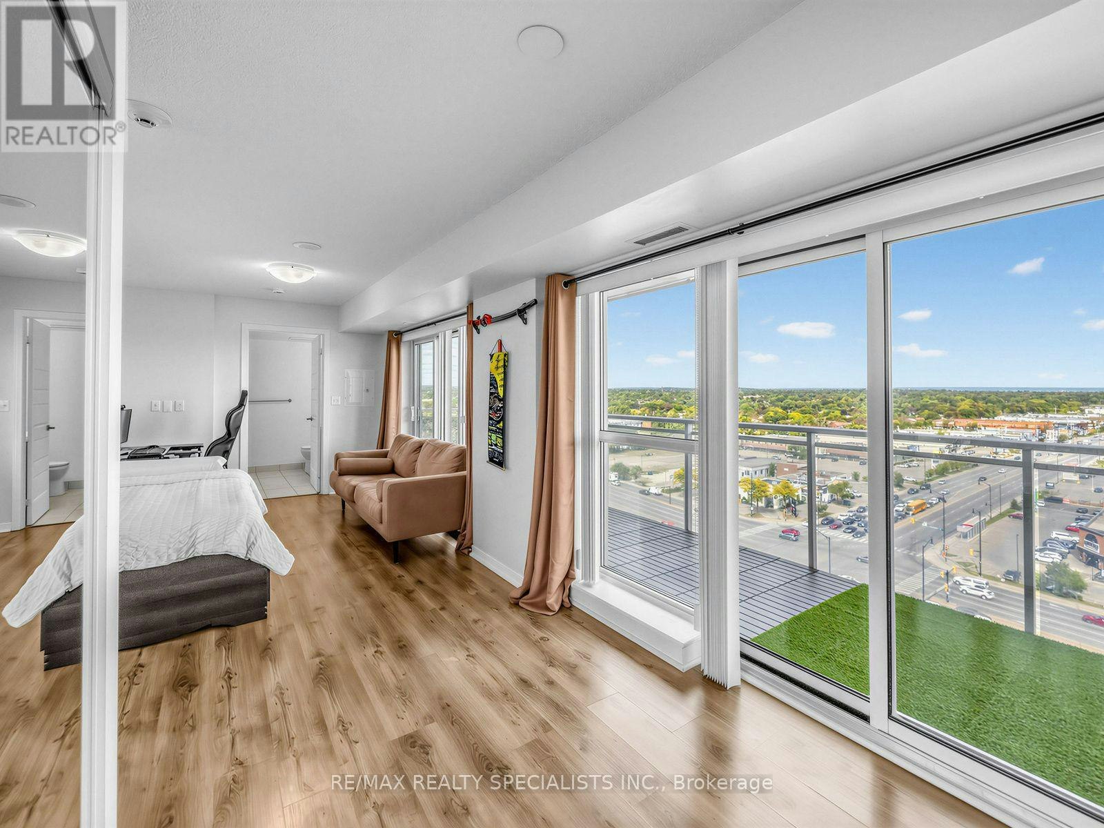 1501-215 Queen Street E, Brampton, ON, L6W 0A9
