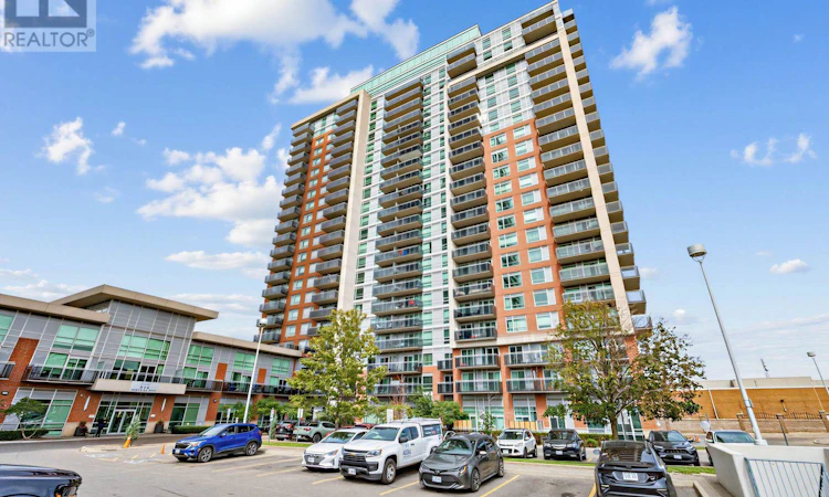 1501-215 Queen Street E