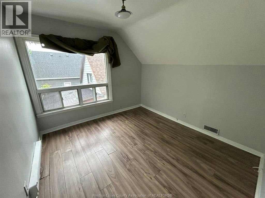 UPPER-3153 Peter Street, Windsor, ON, N9C 1H3 - 11