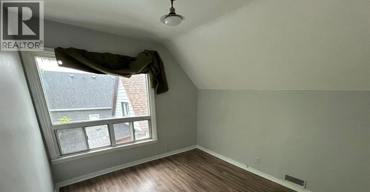 UPPER-3153 Peter Street, Windsor, ON, N9C 1H3 - 11