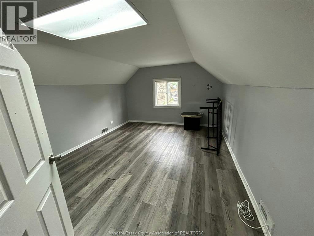 UPPER-3153 Peter Street, Windsor, ON, N9C 1H3 - 7