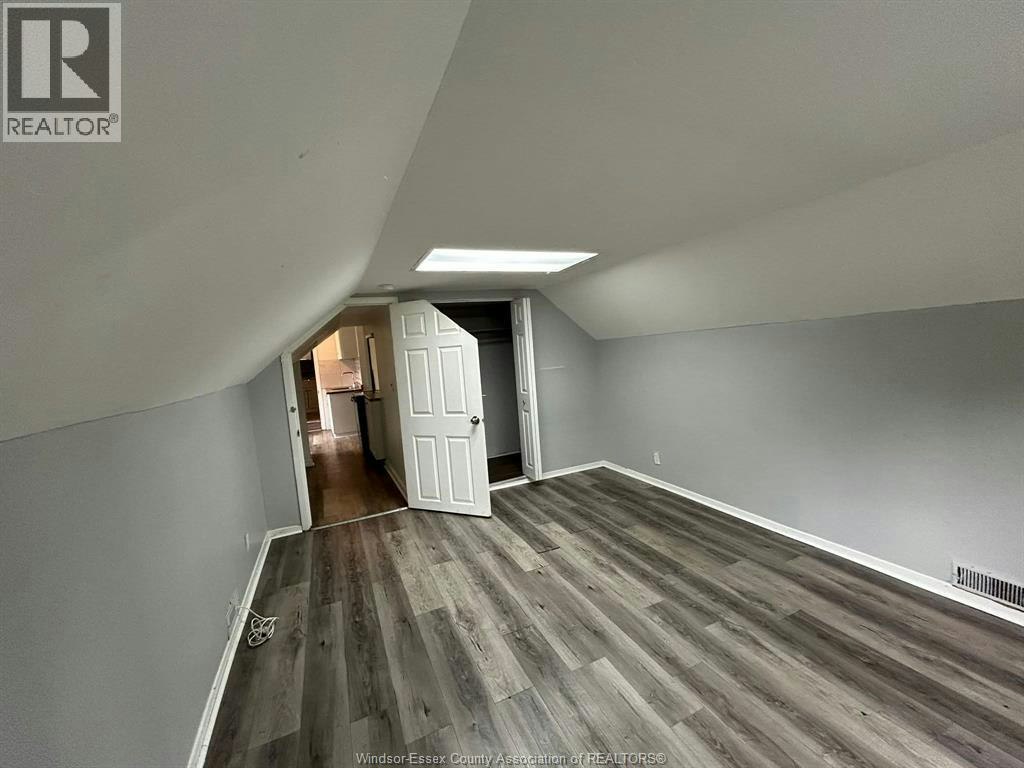 UPPER-3153 Peter Street, Windsor, ON, N9C 1H3 - 6