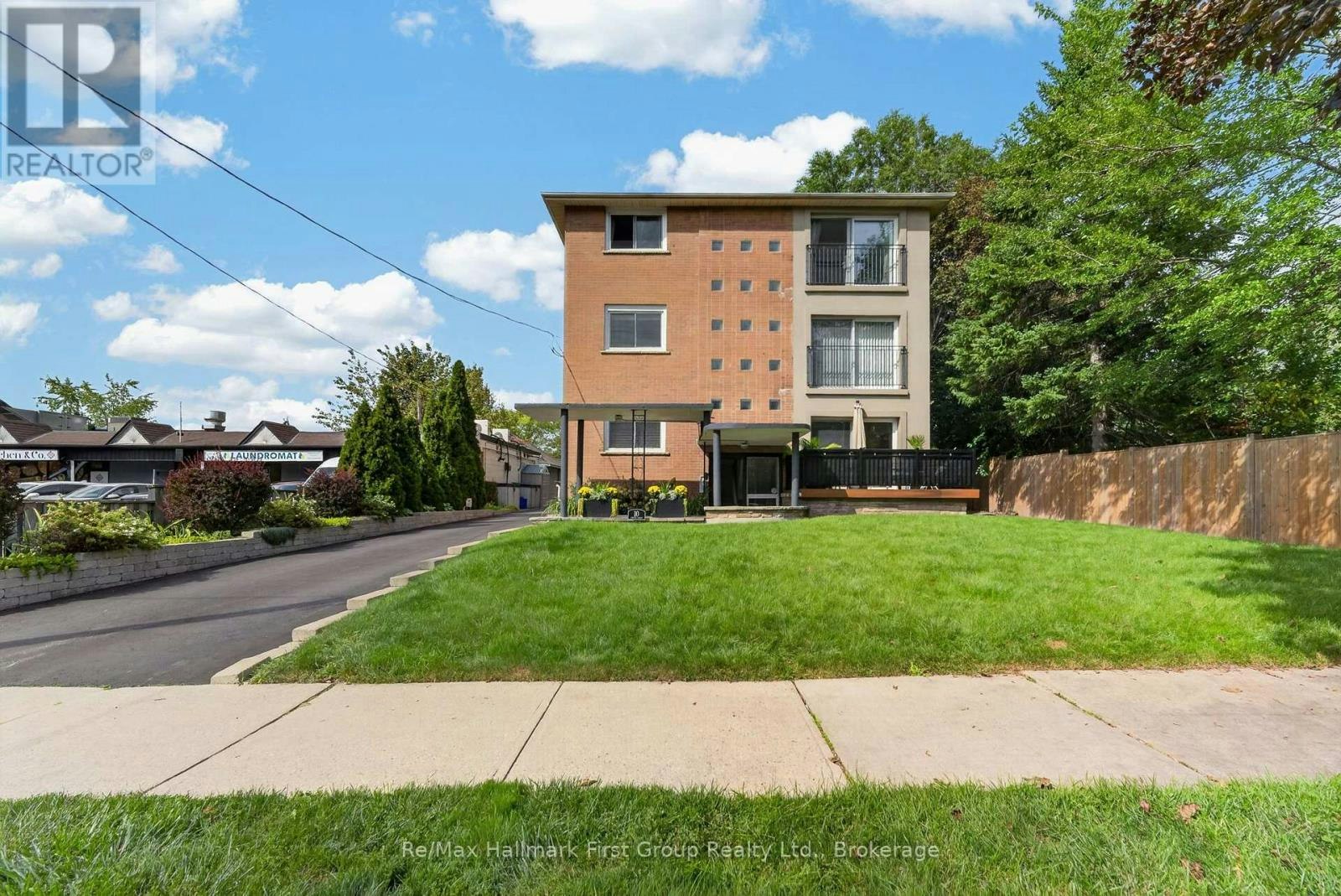 10 Lincoln Street, Ajax, ON, L1S 6C8