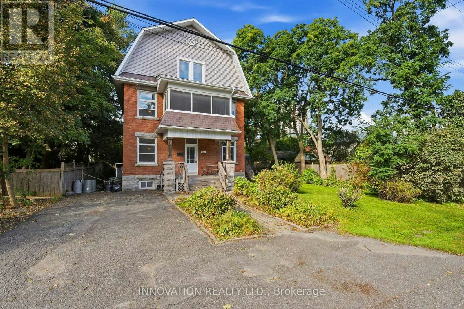 204 Compton Avenue, Ottawa, ON, K2B 5A9