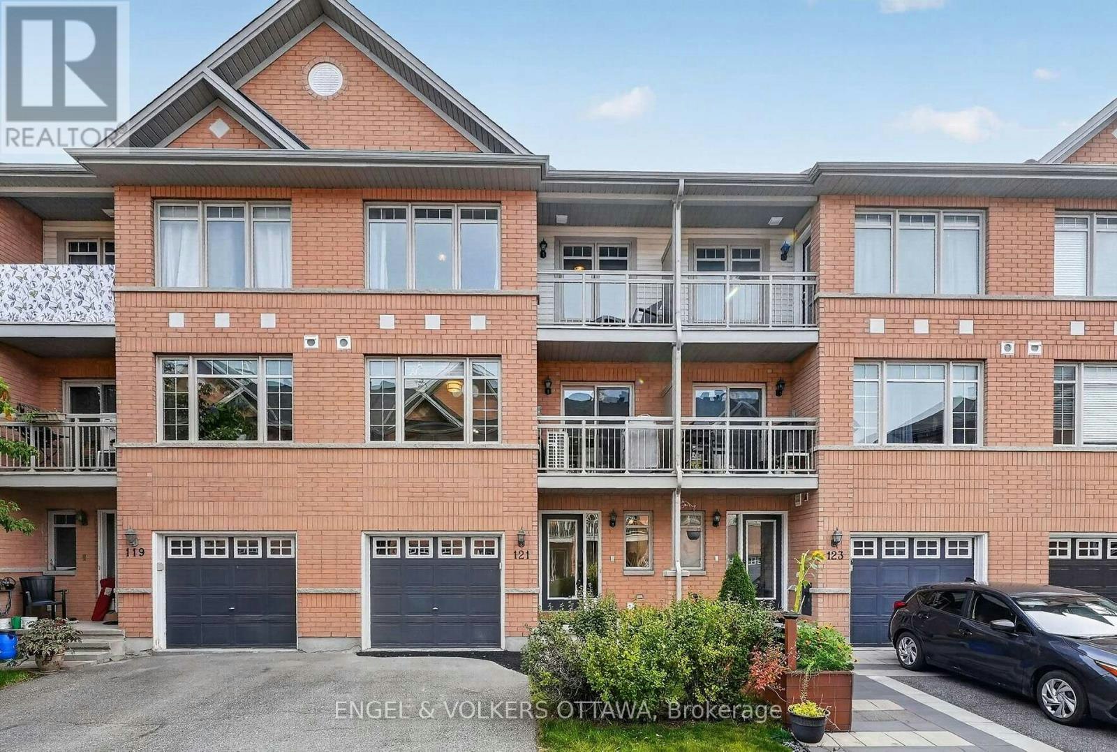 121 Quito Private, Ottawa, ON, K2E 0A7