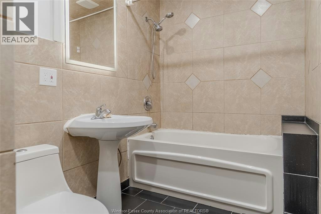 248 Pierre, Windsor, ON, N9A 2A8 - 16