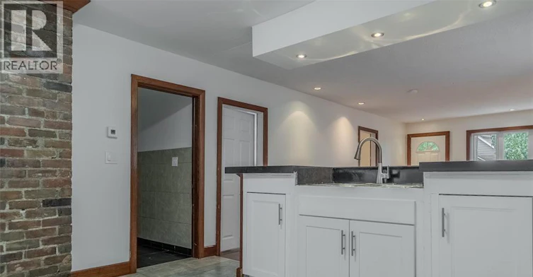 248 Pierre, Windsor, ON, N9A 2A8 - 9