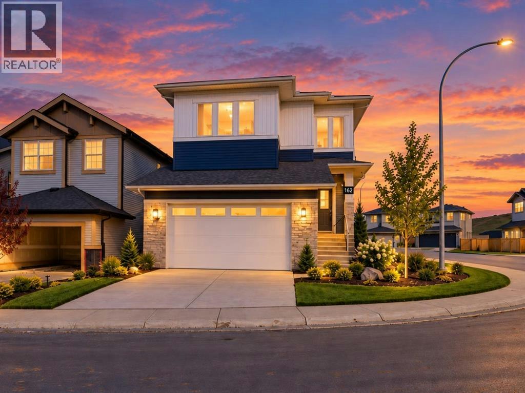 162 Heritage Court, Cochrane, AB, T4C 2N5