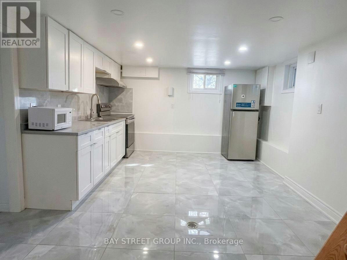 345 Centre Street E, Richmond Hill, ON, L4C 1B3 - 3