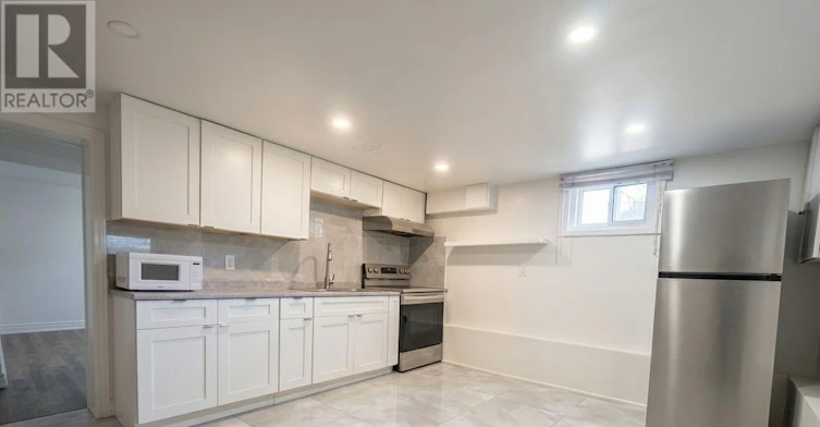 345 Centre Street E, Richmond Hill, ON, L4C 1B3 - 2