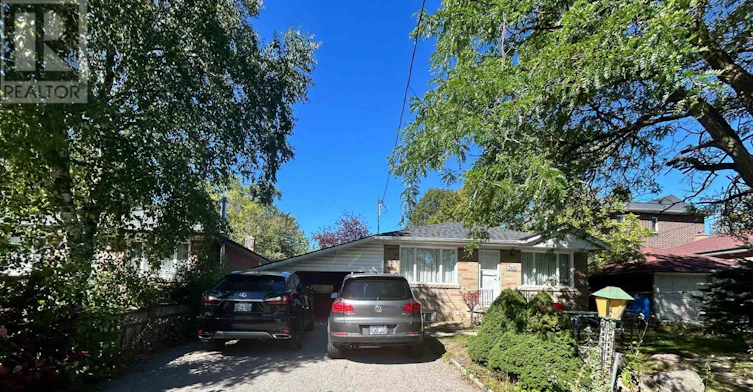 345 Centre Street E, Richmond Hill, ON, L4C 1B3