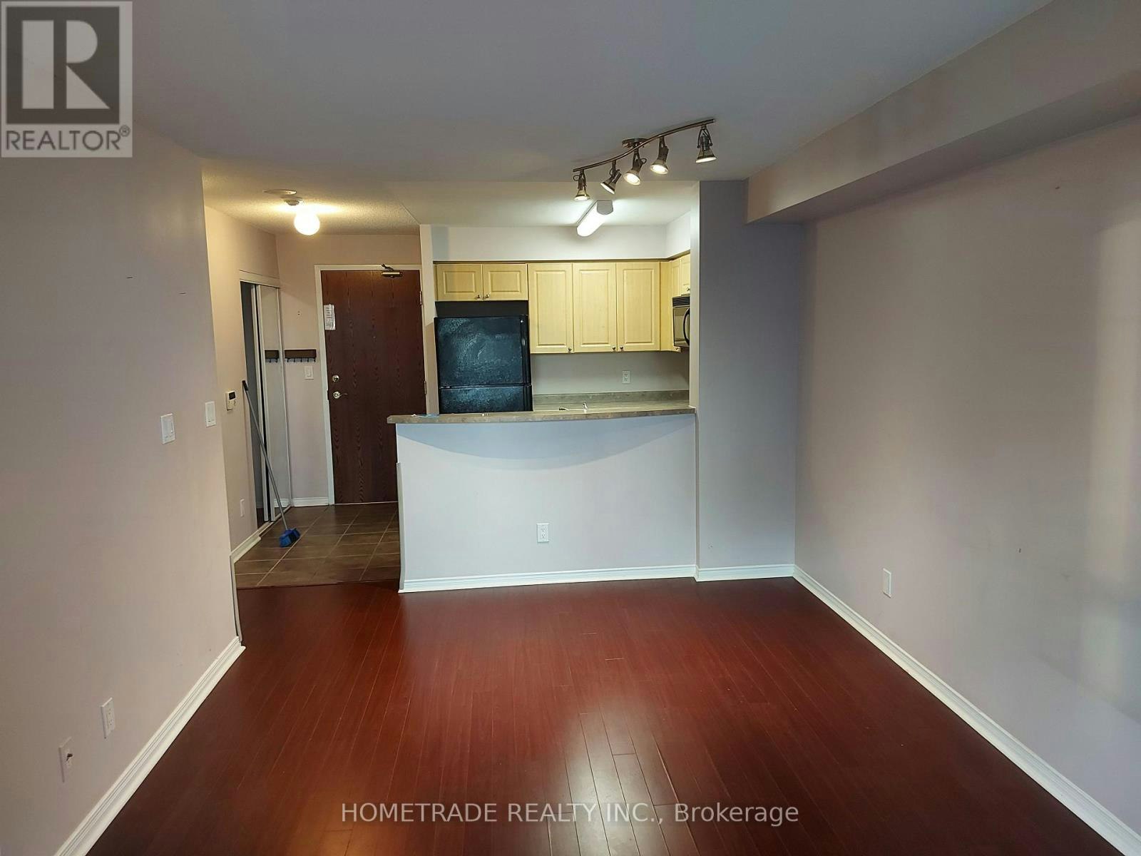 510-9 Michael Power Place, Toronto, ON, M9A 0A5 - 2