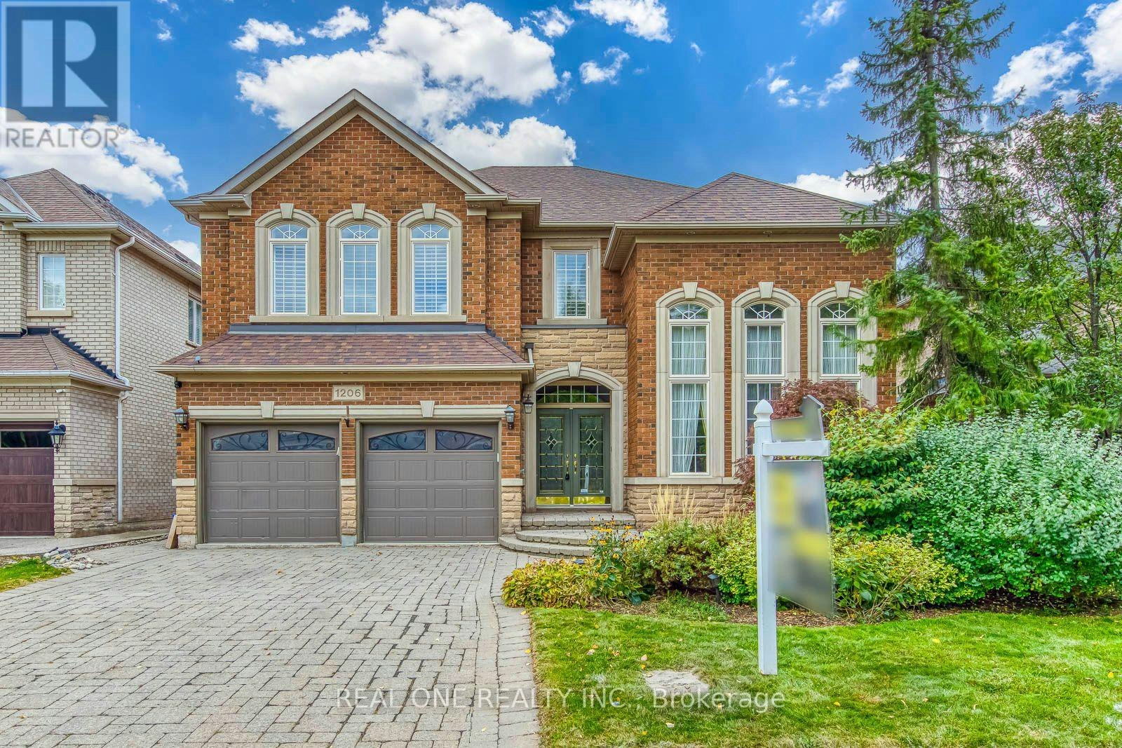 1206 Lindenrock Drive, Oakville, ON, L6H 6T4