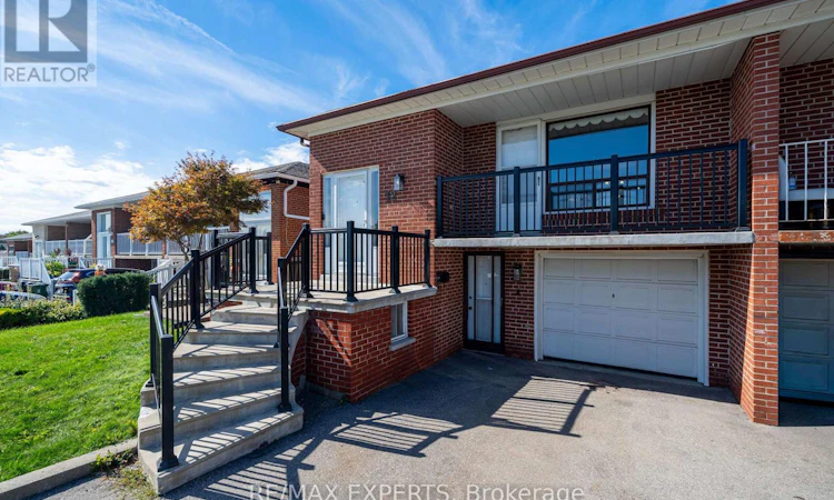 12 Paradelle Crescent