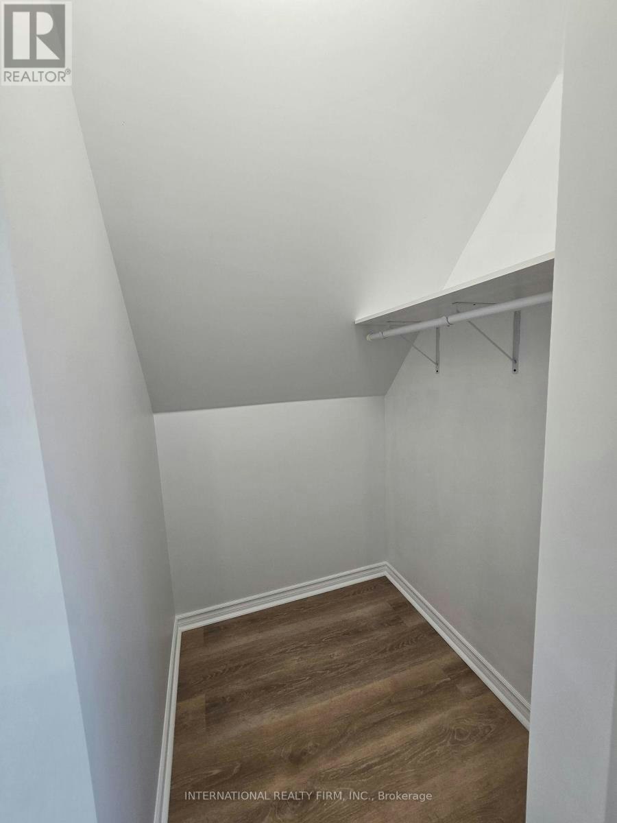 8R-8 Watt Avenue, Toronto, ON, M6M 3R1 - 18