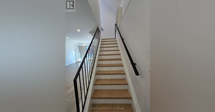 8R-8 Watt Avenue, Toronto, ON, M6M 3R1 - 9