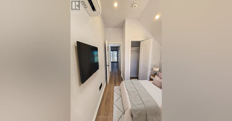 8R-8 Watt Avenue, Toronto, ON, M6M 3R1 - 12