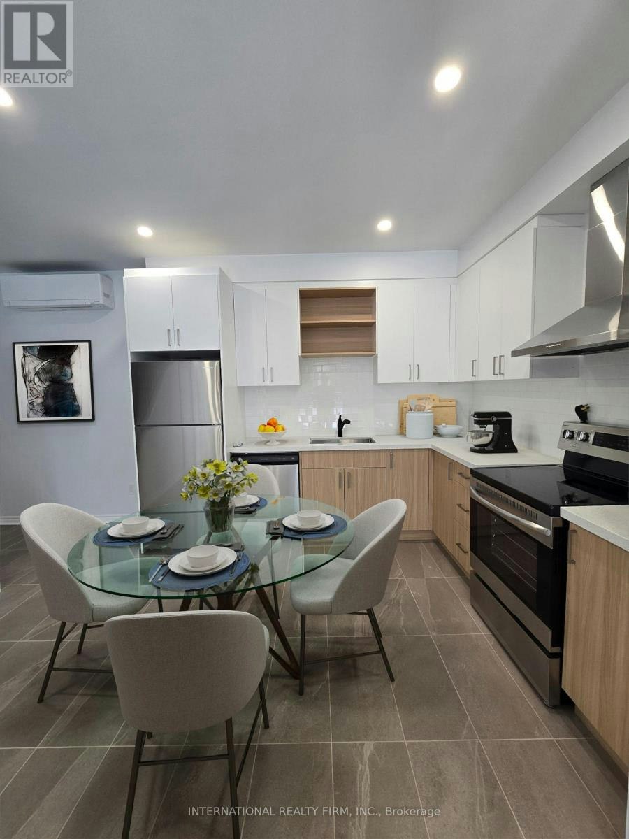 8R-8 Watt Avenue, Toronto, ON, M6M 3R1 - 4