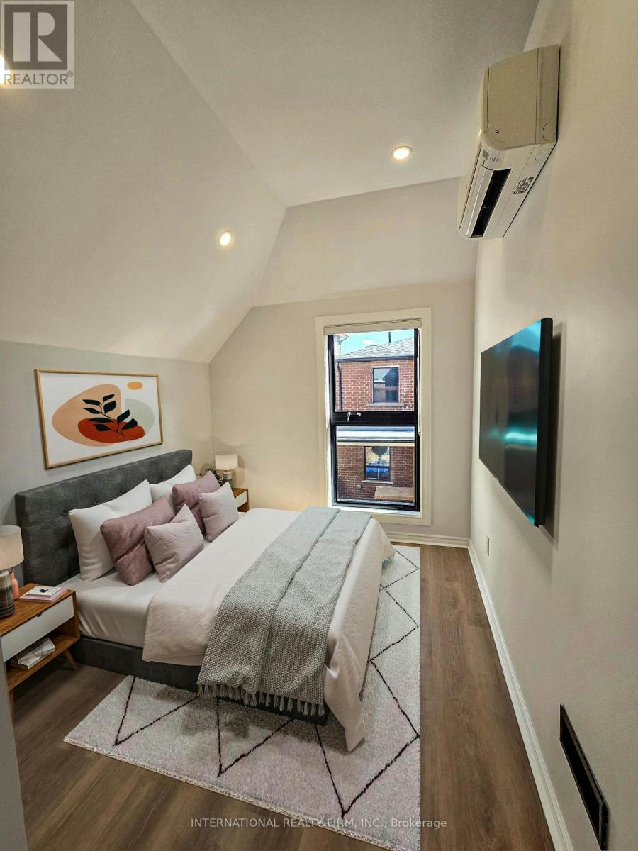 8R-8 Watt Avenue, Toronto, ON, M6M 3R1 - 14
