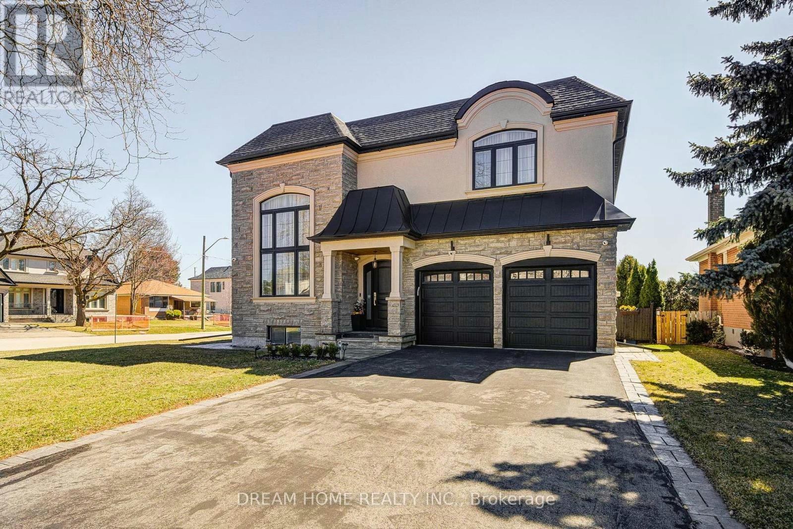 476 Tennyson Drive, Oakville, ON, L6L 3Z1