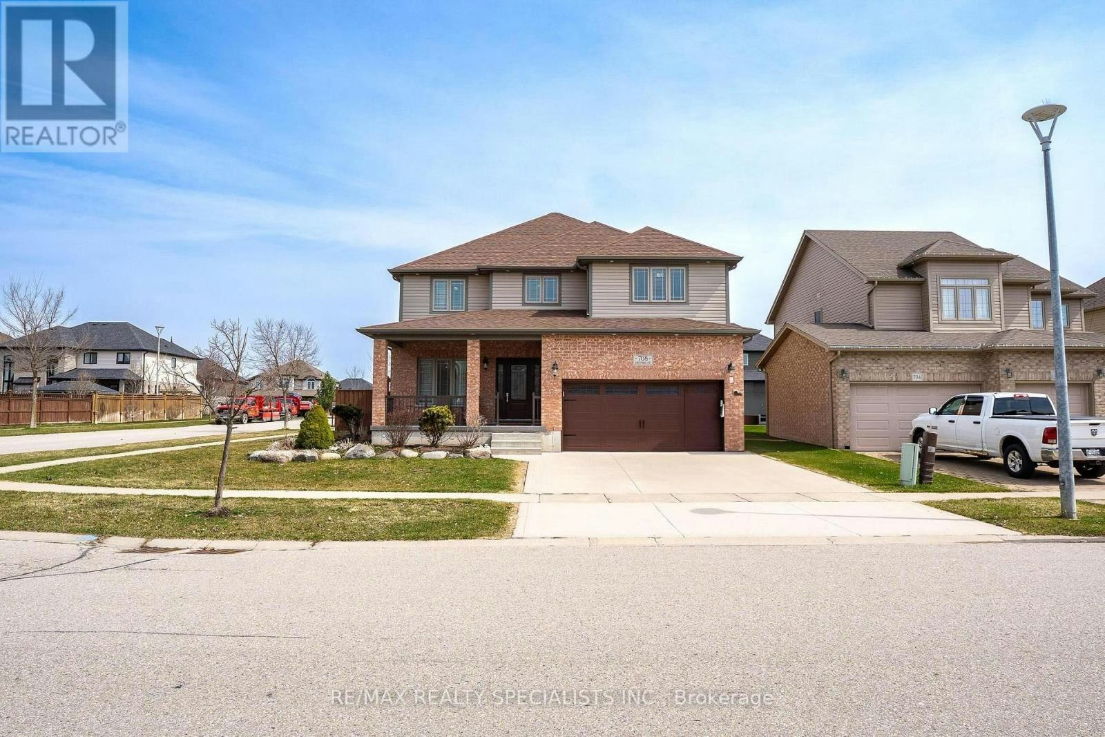 708 Spitfire Street, Woodstock, ON, N4T 0B1 - 2