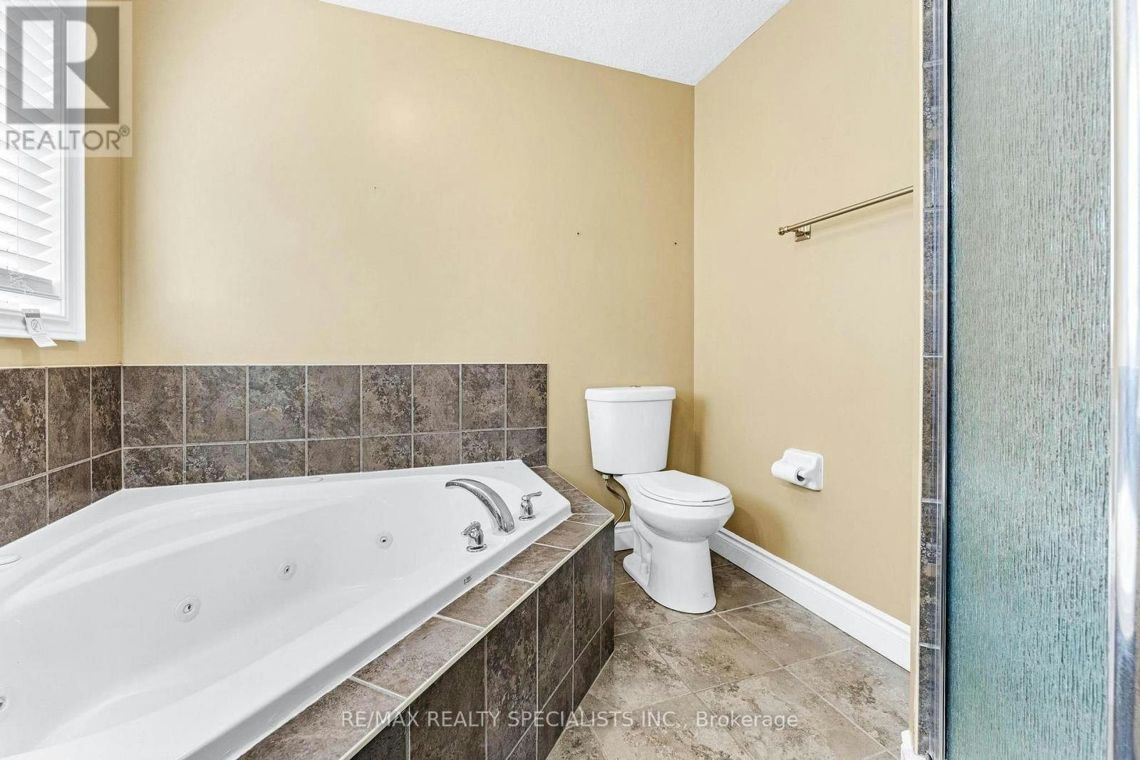 708 Spitfire Street, Woodstock, ON, N4T 0B1 - 18