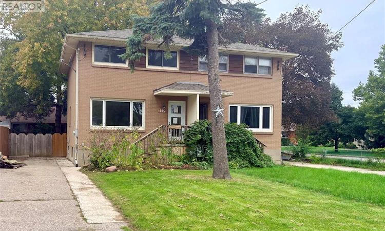 825 Elizabeth Avenue