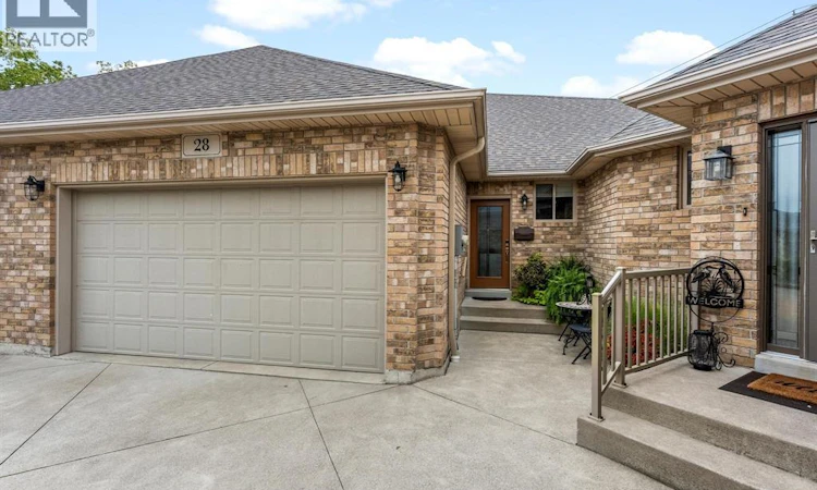 28 Mettawas Lane