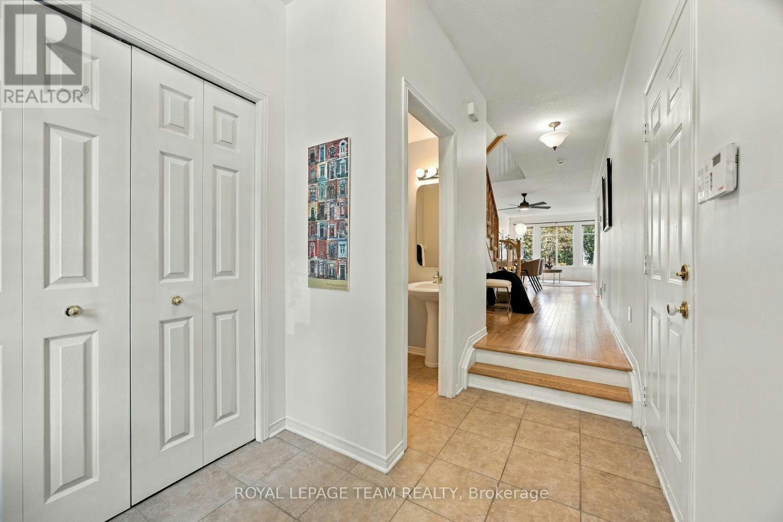 135 Gatespark Private, Ottawa, ON, K2T 1L1