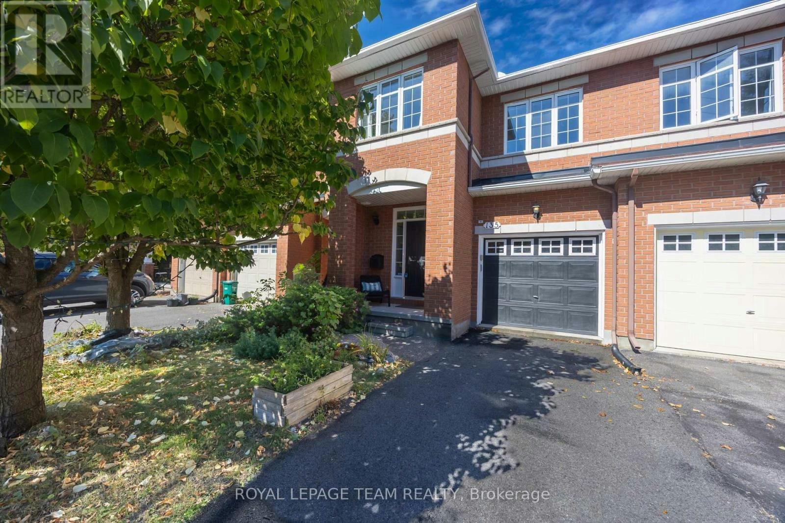 135 Gatespark Private, Ottawa, ON, K2T 1L1