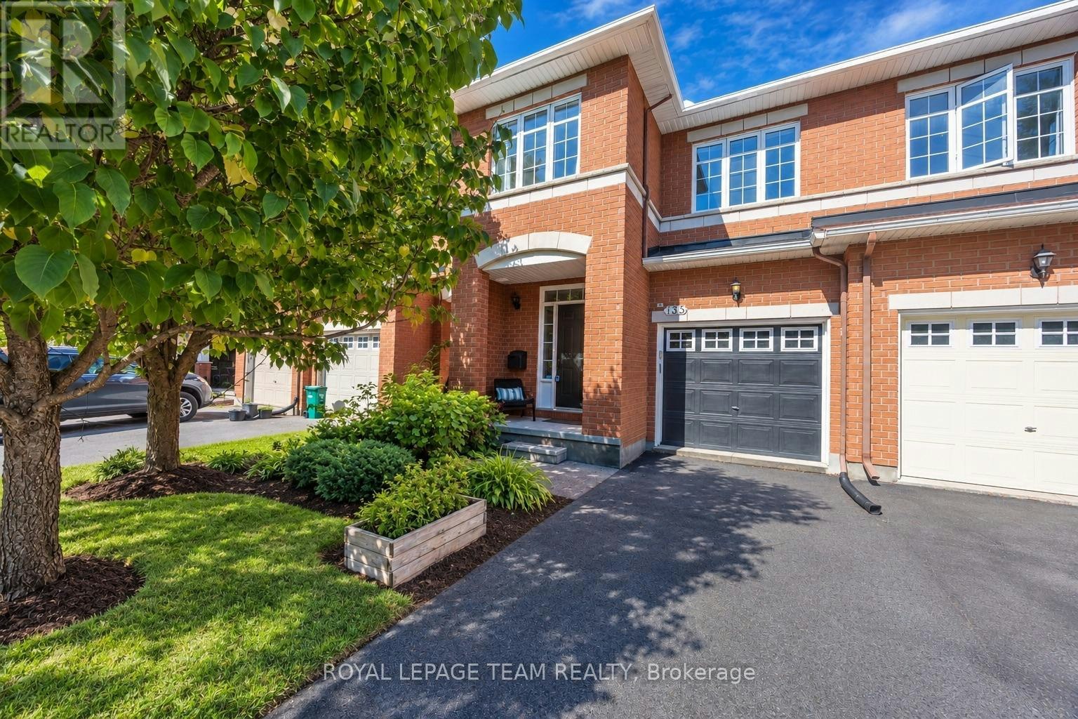 135 Gatespark Private, Ottawa, ON, K2T 1L1
