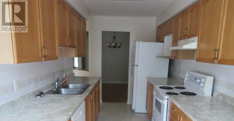 150 Blackdome Crescent, Ottawa, ON, K2T 1A7 - 4