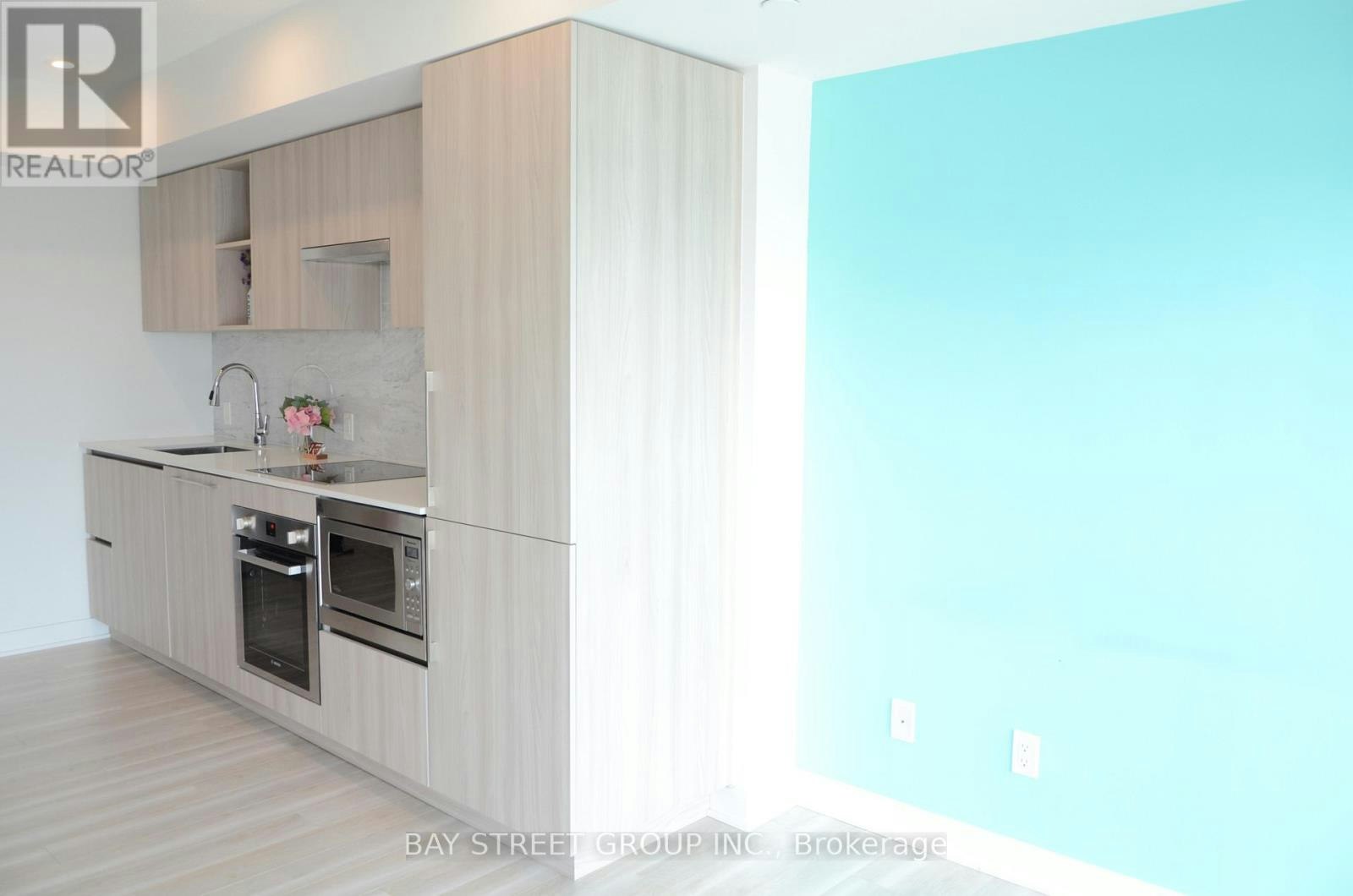 1716-17 Bathurst Street, Toronto, ON, M5V 0N1 - 3