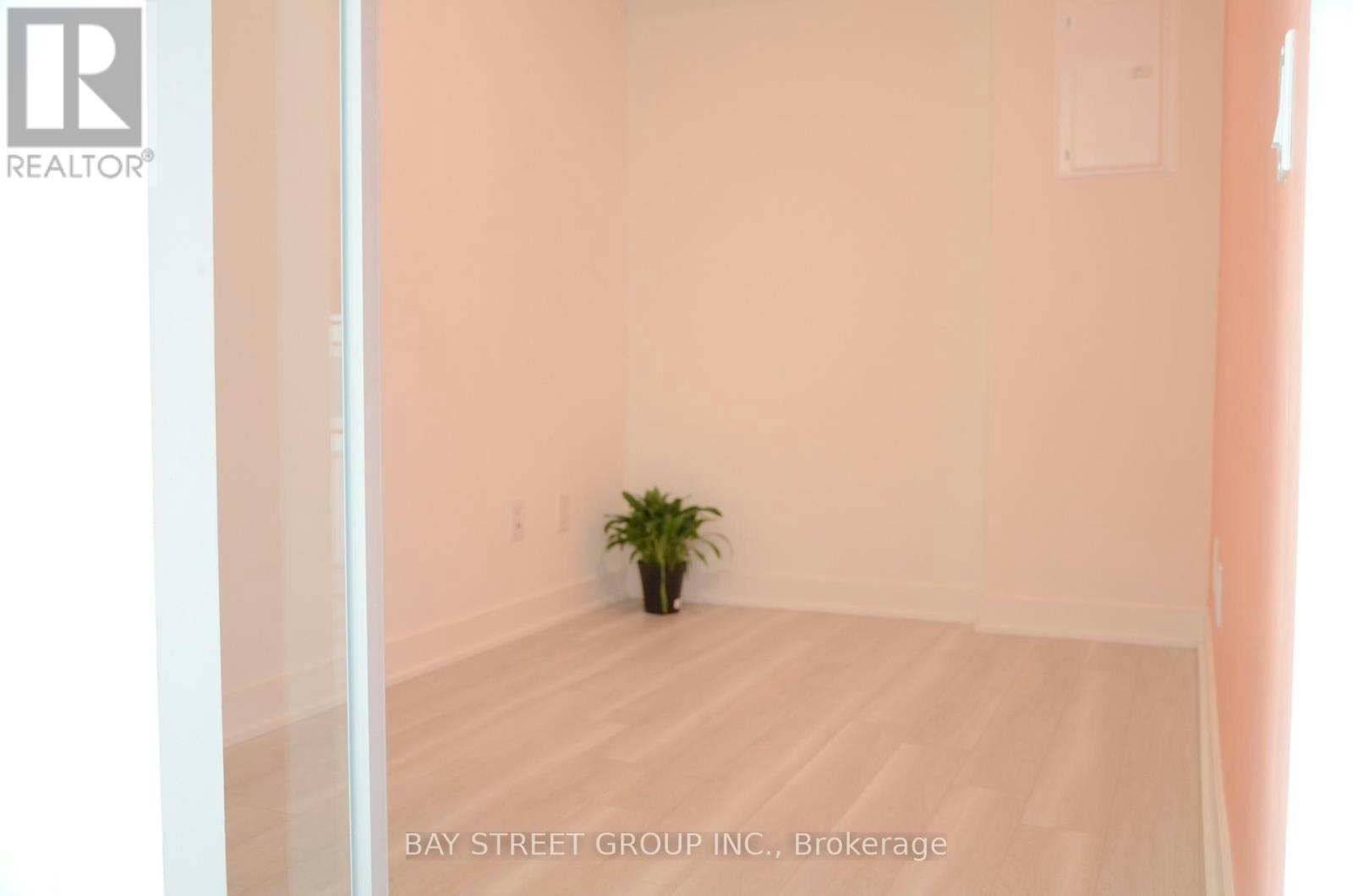 1716-17 Bathurst Street, Toronto, ON, M5V 0N1 - 6