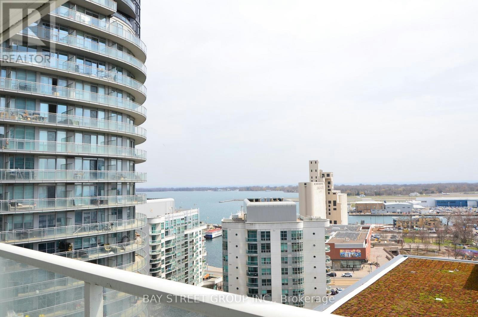 1716-17 Bathurst Street, Toronto, ON, M5V 0N1 - 9