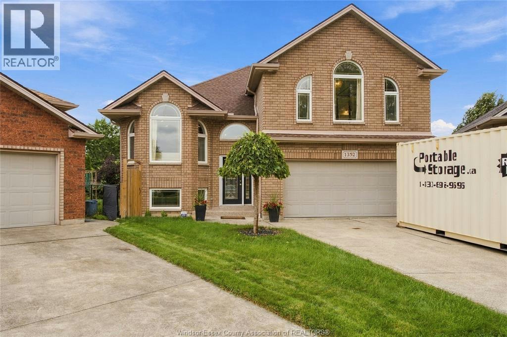 1352 Meridian, Windsor, ON, N9G 2Z8
