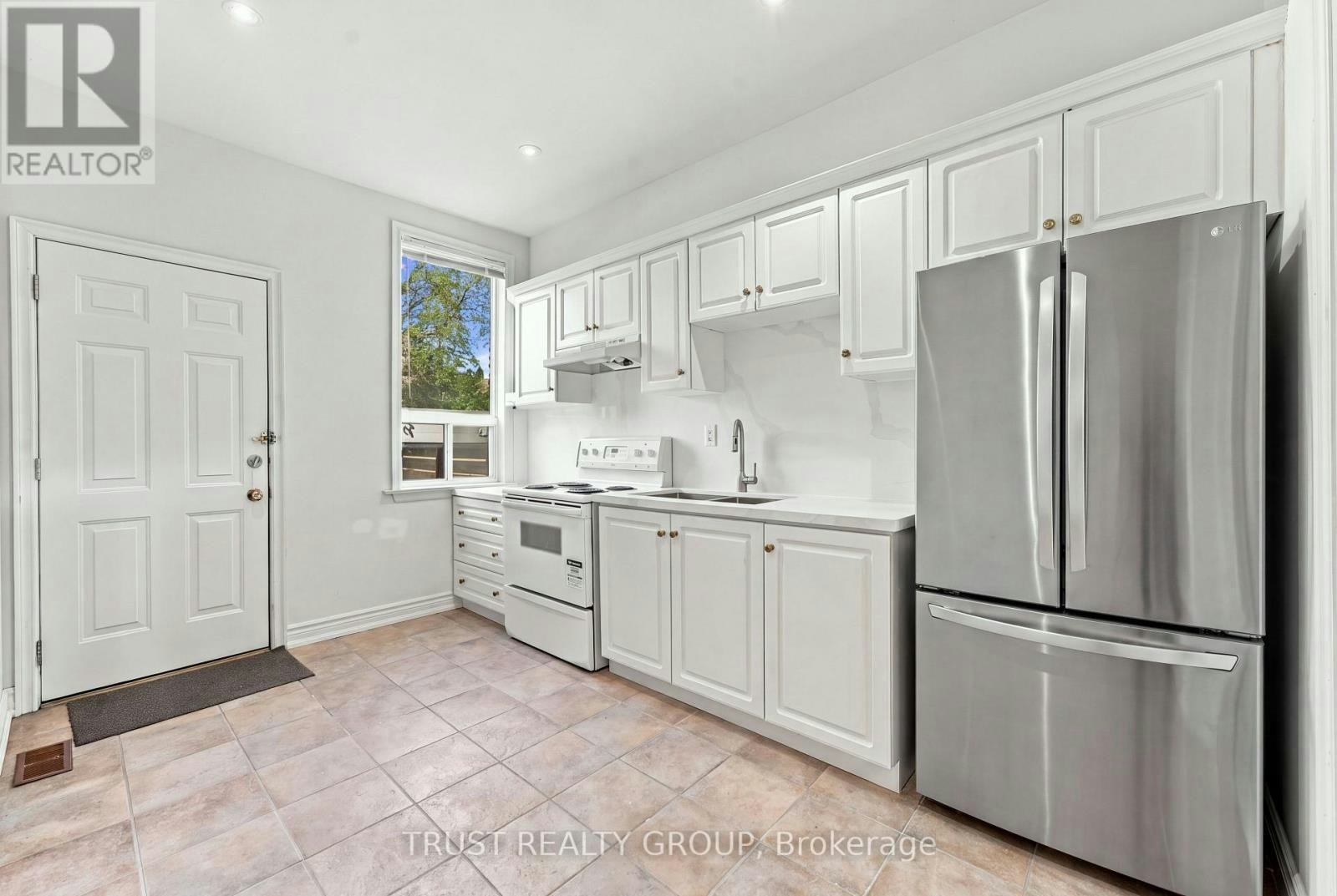MAIN & BASEMENT-2279 Dundas Street W, Toronto, ON, M6R 1X6 - 13