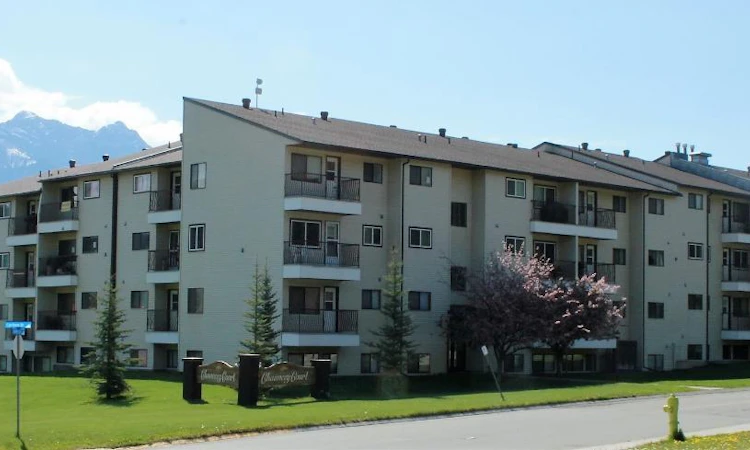 408-10 Cariboo Drive
