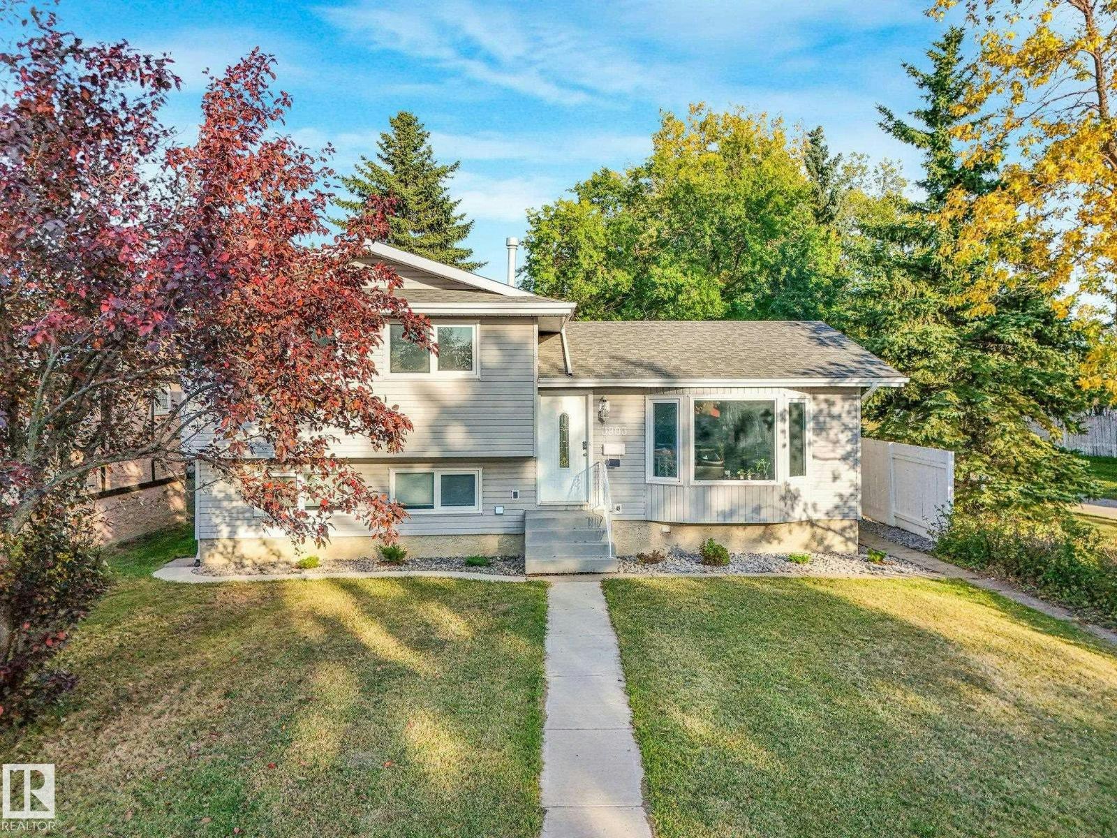 3903 62 Street NW, Edmonton, AB, T6L 1A4