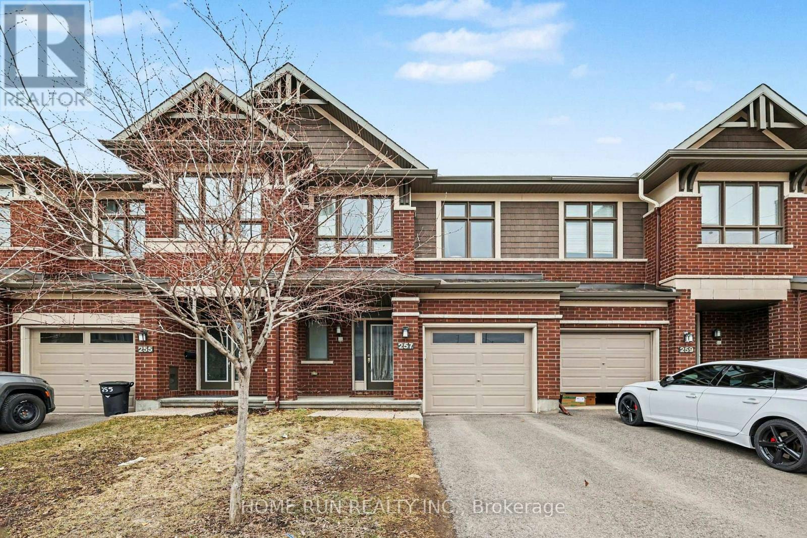 257 Dolce Crescent, Ottawa, ON, K1X 0B3