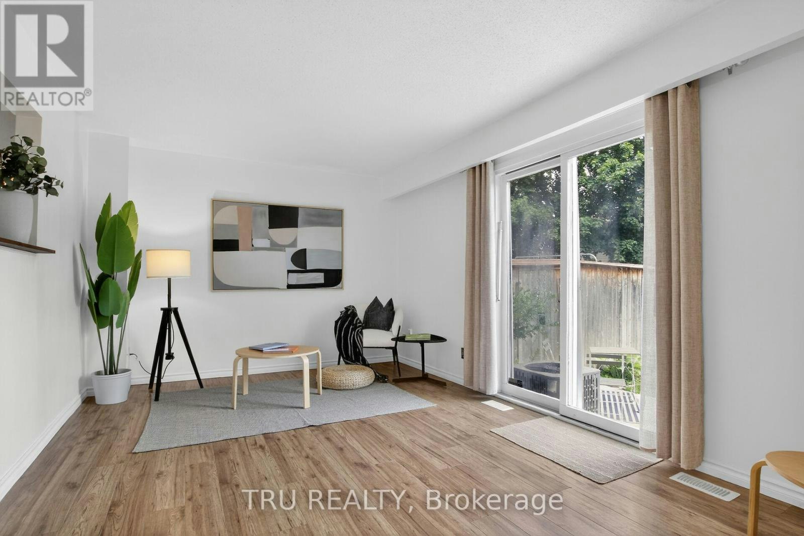 16-164 Barrow Crescent, Ottawa, ON, K2L 2J1 - 12