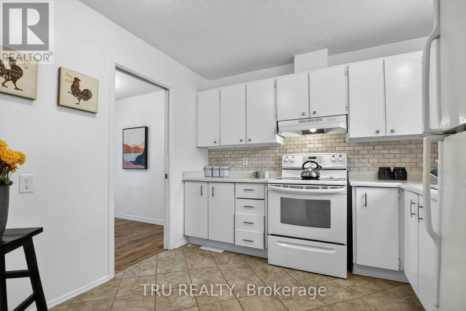 16-164 Barrow Crescent, Ottawa, ON, K2L 2J1 - 6