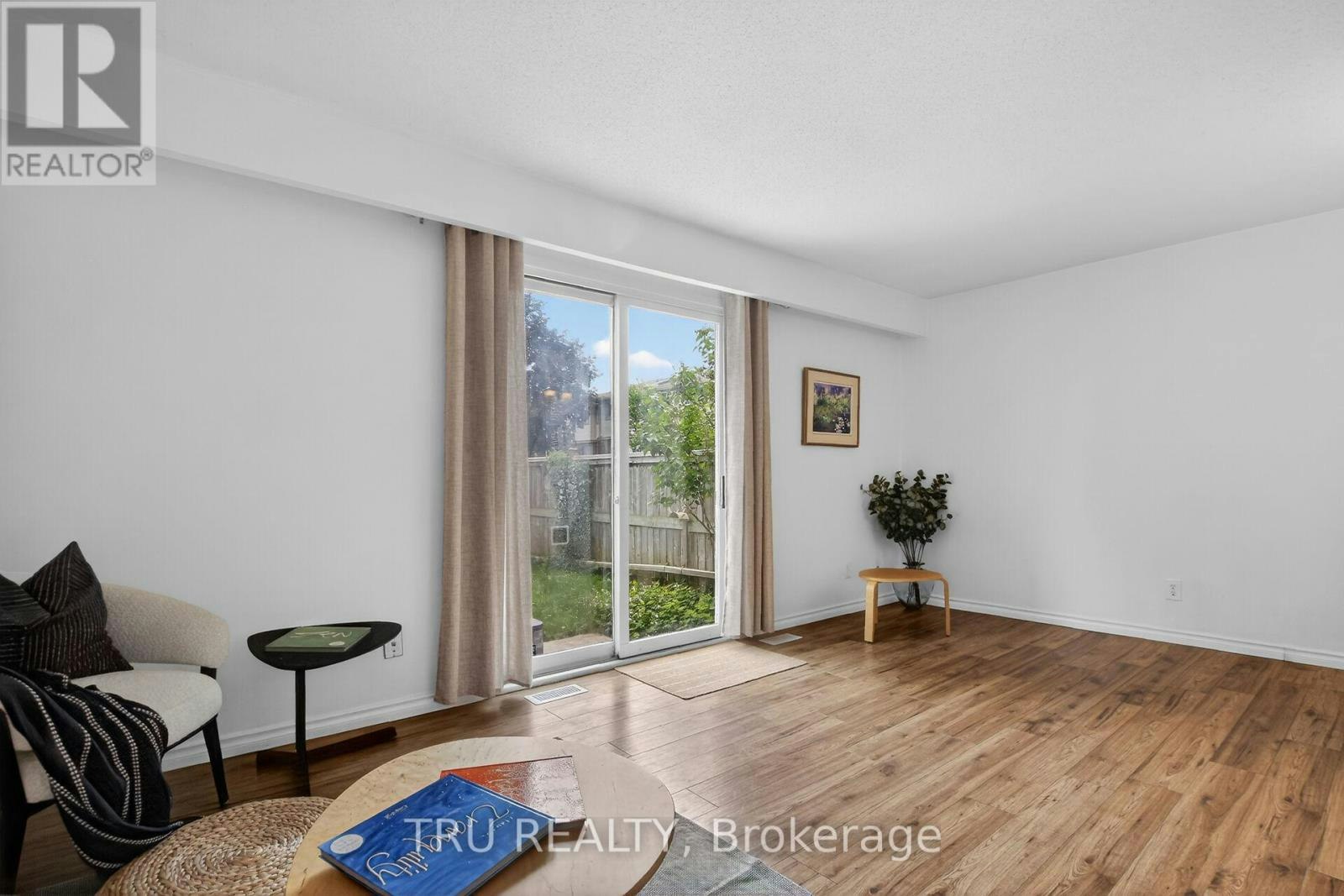 16-164 Barrow Crescent, Ottawa, ON, K2L 2J1 - 14