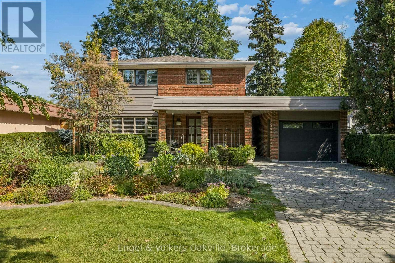 1170 Conyers Crescent, Mississauga, ON, L5C 1K1