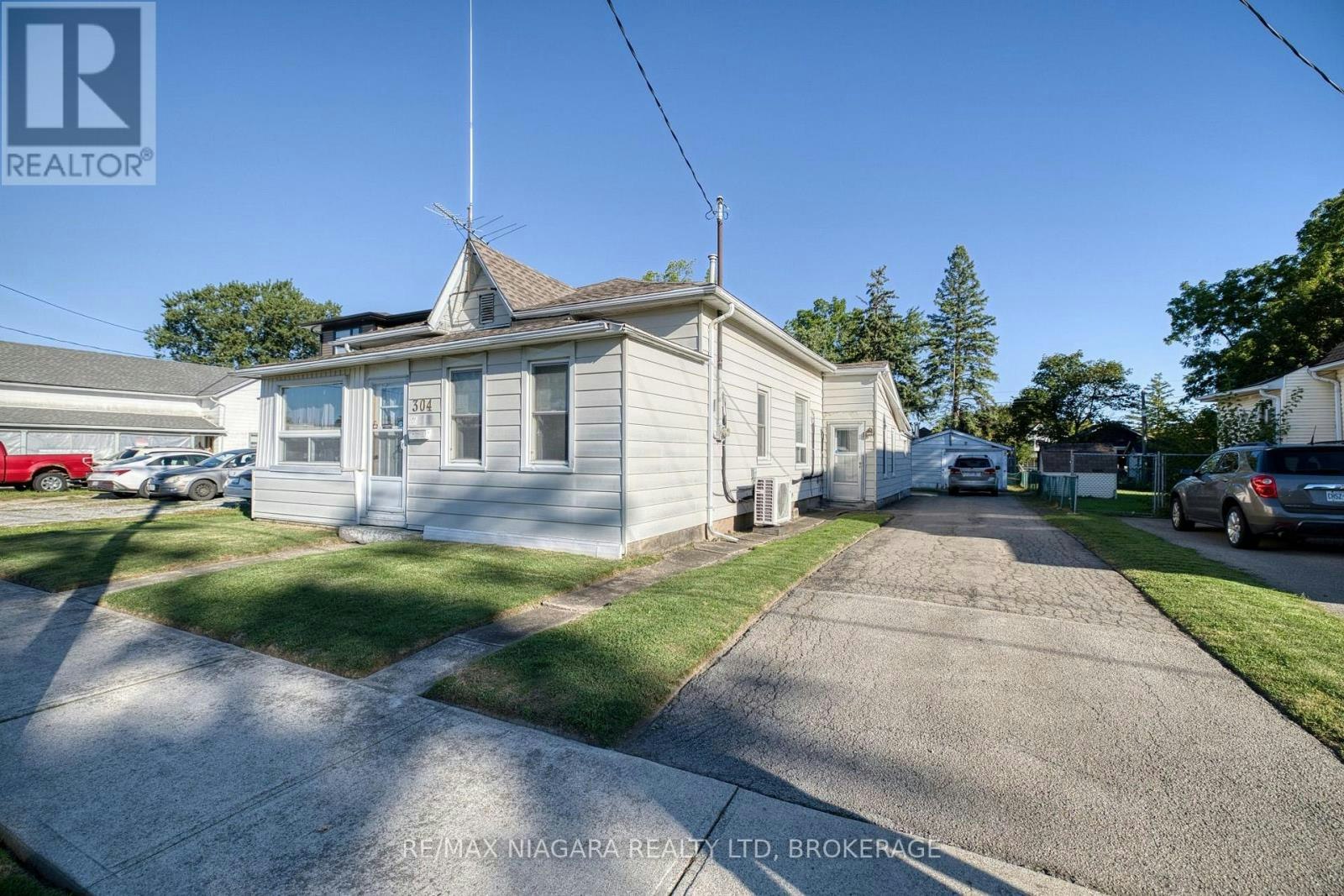 304 Jarvis Street, Fort Erie, ON, L2A 2S8