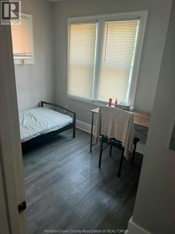 2-Room 3-1616 Wyandotte West, Windsor, ON, N9B 1H7 - 2