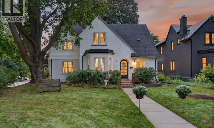 32 Lincoln Avenue